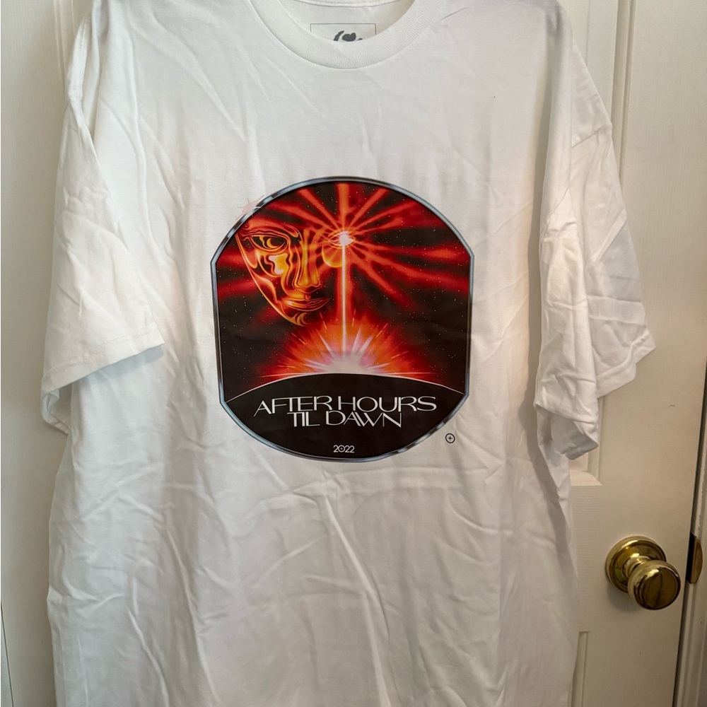 📦 The Weekend Afterhours Til Dawn Tour Shirt *NEW WITHOUT TAGS*